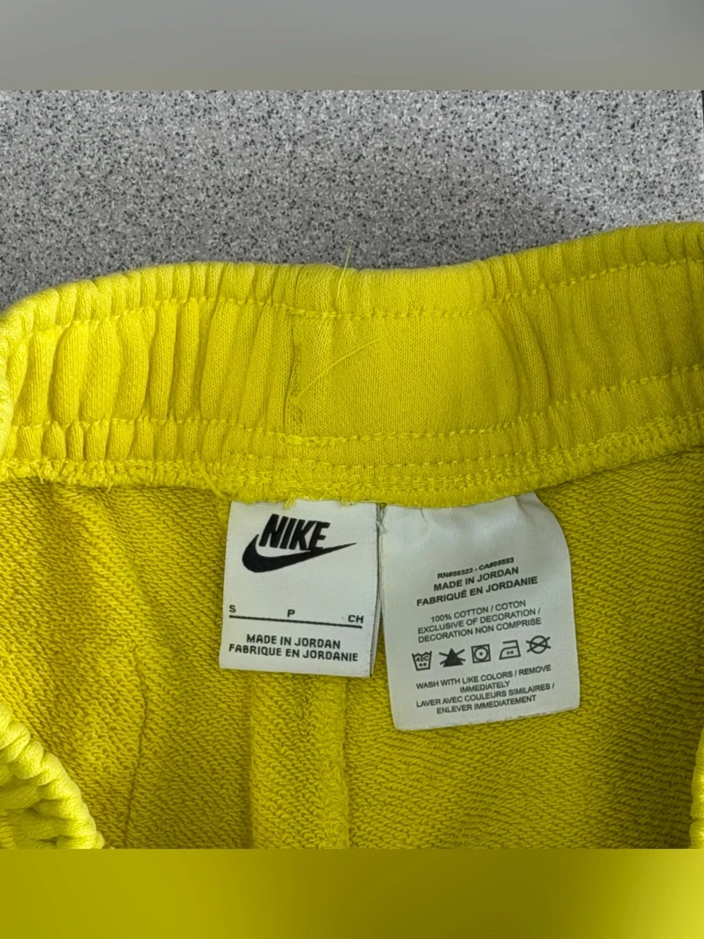 Nike Club Fleece French Terry Flow Shorts Men’s Small Opti Yellow
